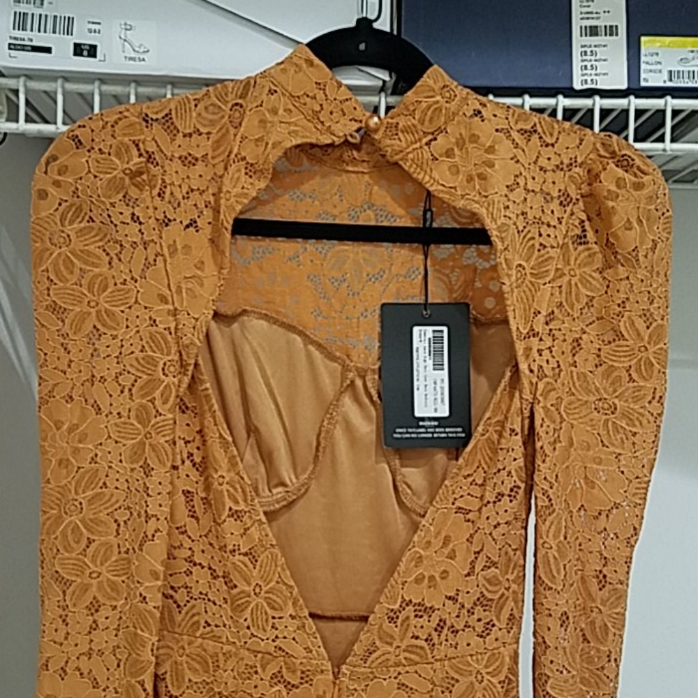 Clothing - Picture 4 of 4